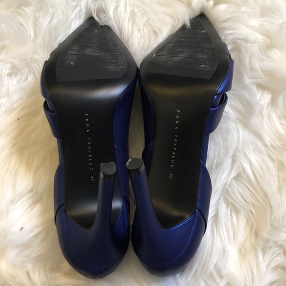 Heels - Picture 4 of 4